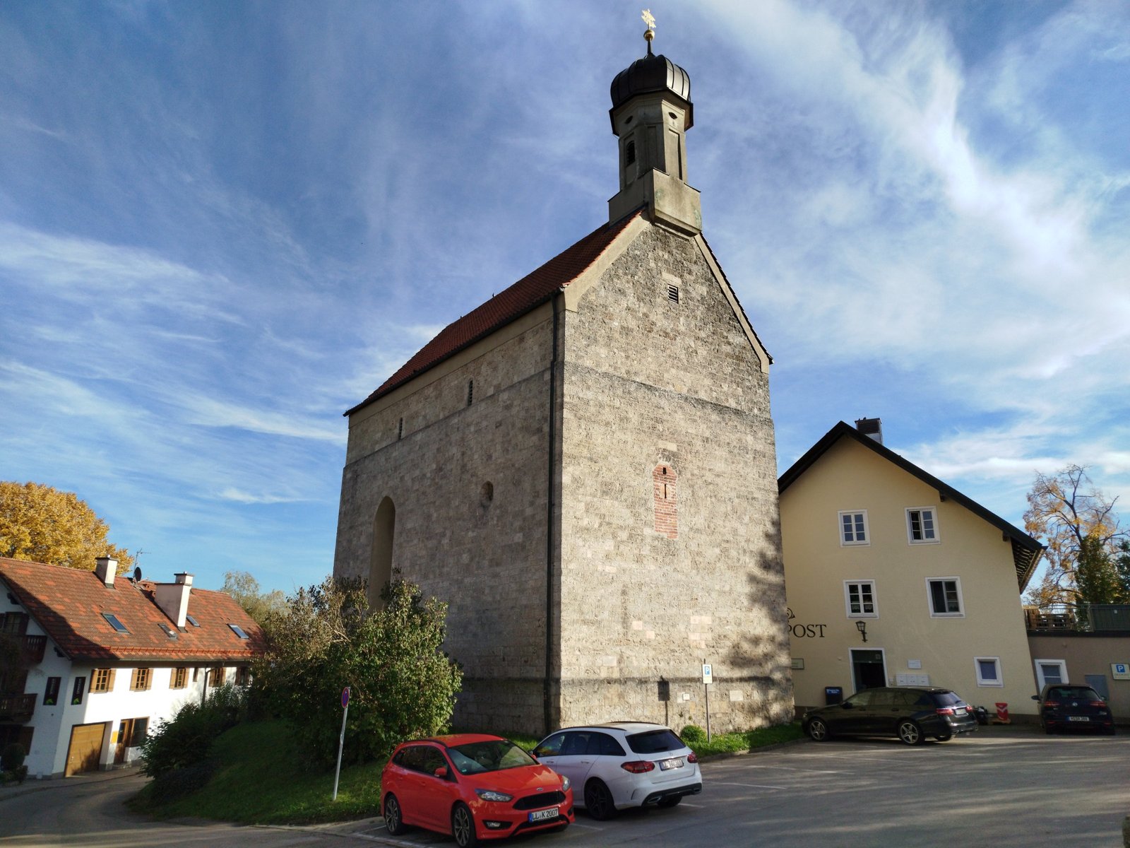 Romanische Kirche St. Jakobus quer Schondorf